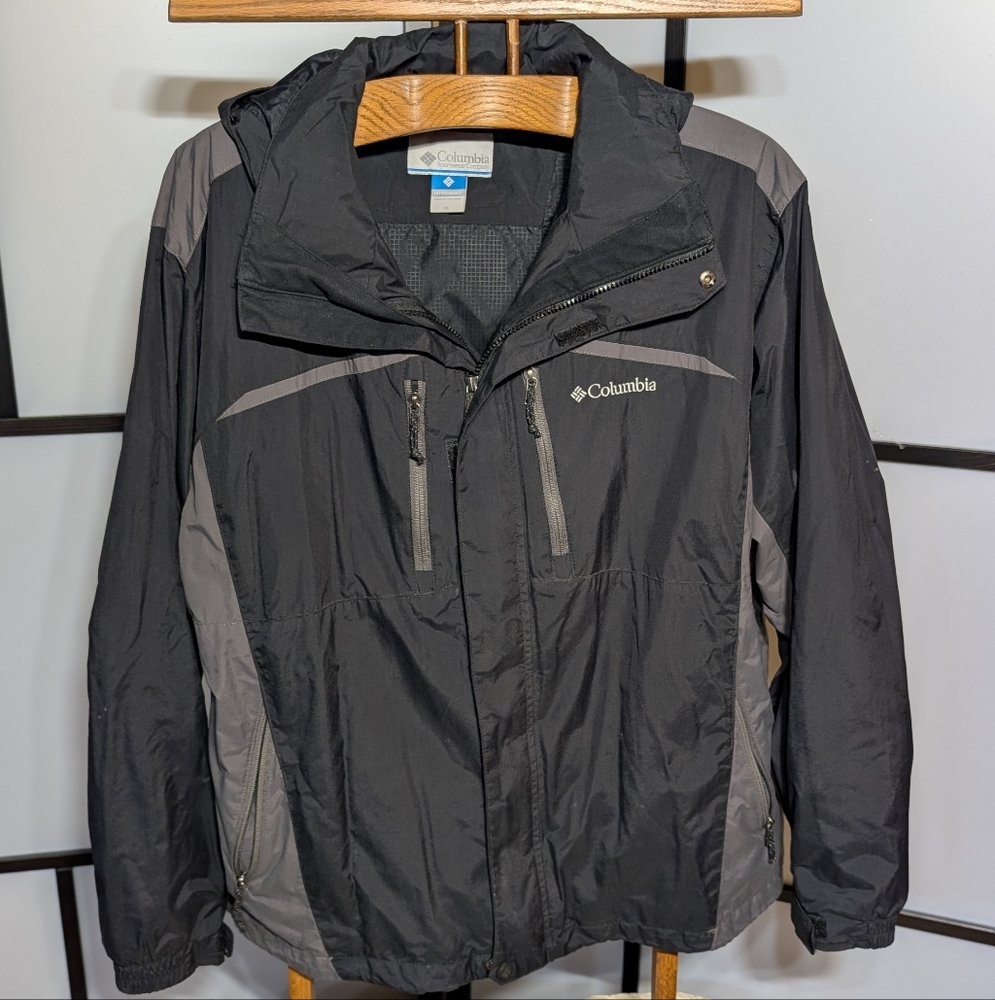 Columbia Black Interchange Hooded Rain Jacket. waterproof Fabric. XL